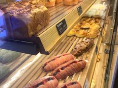 草莓卡士达-面包新语(无锡M会员店)