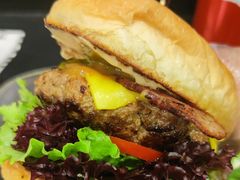 美式经典牛肉汉堡-shark burger·鲨鱼汉堡(交子大道店)