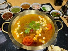 -顶顶汤火牛排火锅·经典铜锅涮肉