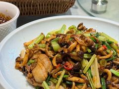 -鑫巴蜀小镇 · 水煮鱼专研店(玉桥店)