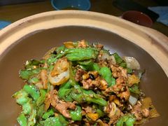 碾辣椒炒肉-吃饭皇帝大土家民族菜(正大广场店)