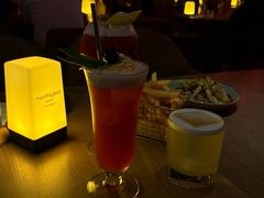 -FOUR PLAY BAR