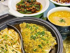-阿瓦山寨·湘菜现炒·剁椒鱼头王(咸阳总店)