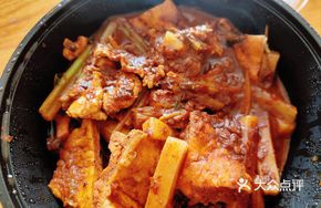 Chicken Wide Noodle and Flatbread Combination