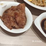 中午去大悦城吃个简餐，点了海鲜炒米线和酸菜鱼米粉