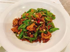 -阿瓦山寨·湘菜现炒·剁椒鱼头王(咸阳总店)