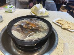 山菌牛肉汤锅-九寨特色牦牛肉汤锅 羊肉汤锅