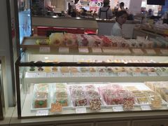 面包甜点陈列柜-唐饼家(龙之梦购物中心虹口店)