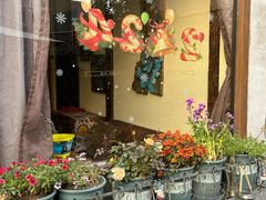 -小草屋轰趴馆别墅派对新场团建家庭聚会