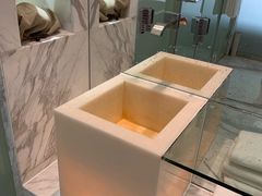 -上海滴水湖皇冠假日酒店