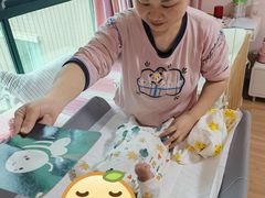 -鲸鱼妈妈月嫂/育婴师定制