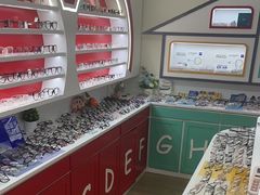 -美空眼镜·星趣控·新乐学·控优点合作店(周浦万达店)