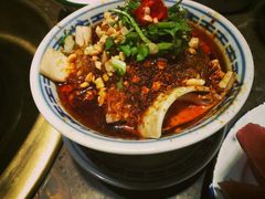 -沪小二炭火蛙锅(淮海中路美食不夜城店)