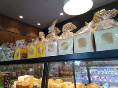 面包甜点陈列柜-爱达乐面包生日蛋糕(华油路店)