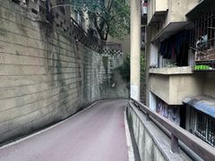 -白象居