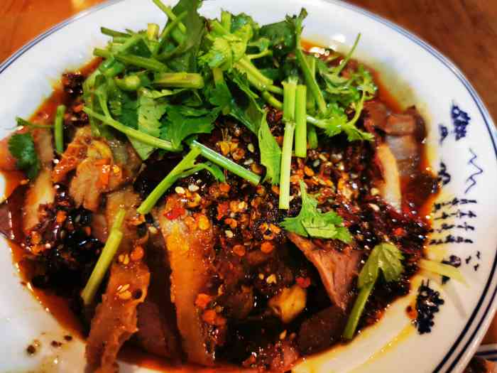 九九牛肉馆(南山路店)-"开了很多年的牛肉馆了,也有很久没有去吃了.