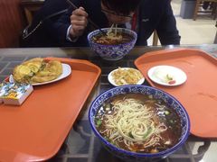 -牛一嘴·兰州牛肉面·大盘鸡(财富中心店)