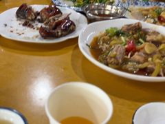 -黄记四更烤乳猪店