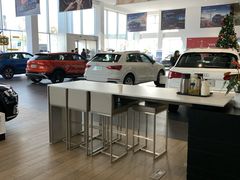-上海冠松华奥奥迪4S店(张江店)