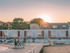 -北戴河碧螺塔海上酒吧公园