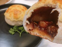 酥皮叉烧包-白天鹅宾馆-宏图府餐厅