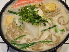 浓汤鱼汁小锅米线-肥汁米蘭香港米线(长宁来福士店)