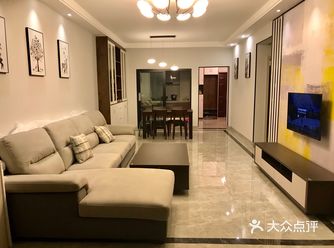 看着窗外的雅砻江，也许这就是好的住房体验吧，来吧朋友