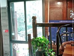 -蓝壁虎咖啡酒馆