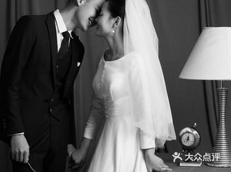 黑白婚纱照，告诉你爱情里的甜蜜 据说