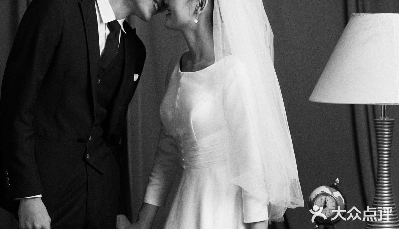 黑白婚纱照，告诉你爱情里的甜蜜 据说