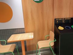 用餐区-麦当劳(玉桥中路店)
