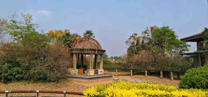 香樱阁-"寿安镇樱花岛上的这家川菜馆香樱阁倚水而建.