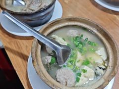 -亮亮小吃砂锅坛肉