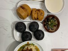 -李与白包子铺(桐梓林店)
