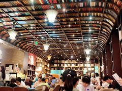 -钟书阁(松江泰晤士小镇店)