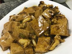 乌鱼烧豆腐-宏源鑫海鲜餐厅·海景婚宴厅(石老人店)