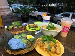 -BOIBOI马来茶餐室(江宁路店)
