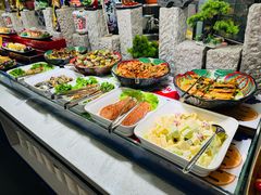 -四囍码头海鲜烧烤自助火锅(外滩南京东路悦荟广场店)
