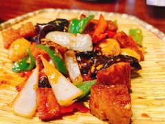 馕丁炒烤肉-巴依老爷新疆餐厅
