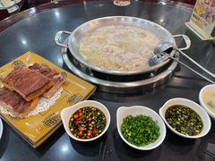 -老来福·非遗酸汤兔(凯旋路店)