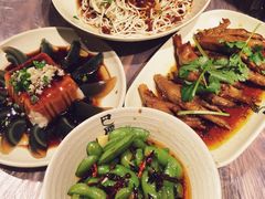 凉拌毛豆，皮蛋豆腐，凉面，卤鸡爪-巴厘龙虾·榜首油焖大虾(音乐学院·沿江酒馆店)