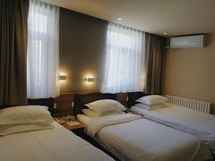 -华驿酒店(北京五棵松301医院店)