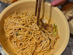 -鹤江桥·红油牛肉粉(SKP店)