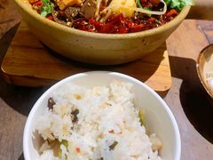 -有红鸡毛店·砂锅菜(抚琴夜市店)