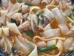 -鸿浩扒猪脚米线