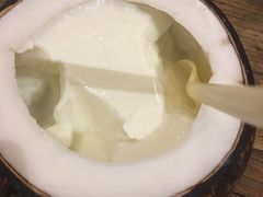 -志龙皇冠吃货椰子铺