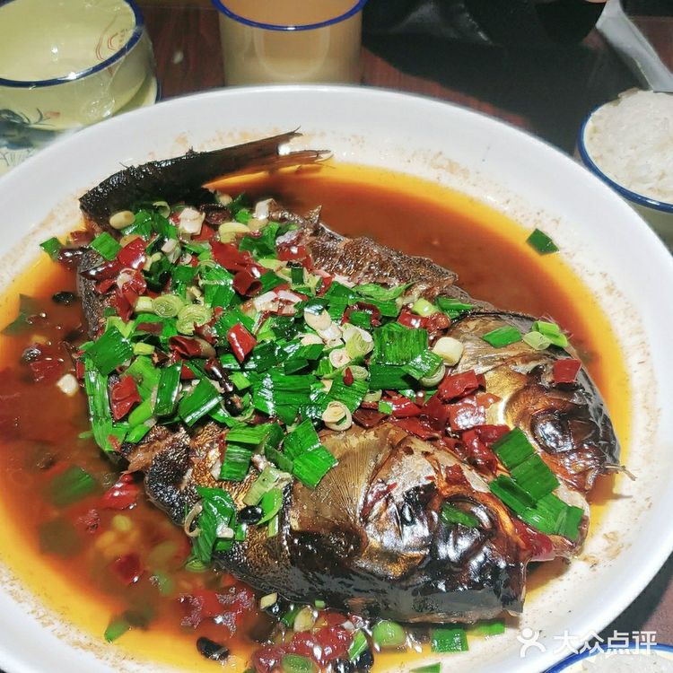 干净明亮，进门让人舒畅。服务：服务主动热情