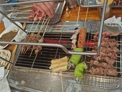 -哈尔滨小酒馆·鲜肉现穿自助烧烤(康新花园店)