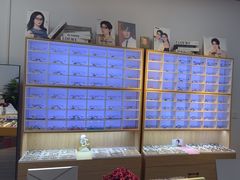 -天空之镜眼镜店蔡司依视路配镜授权零售店(望京颐堤港店)