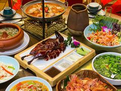 -老滇山寨•云南特色菜•地方菜•民族风情歌舞表演(金碧店)